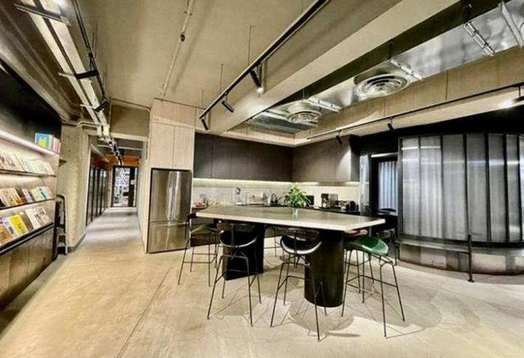 84-92 Chai Wan Kok Street, Room GH, 13th Floor, Shield Industrial Centre