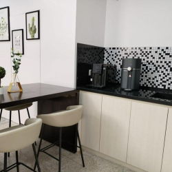 Exterior view of 9/F Kato Factory Building , 2 Cheung Yue Street, Lai Chi Kok