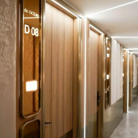 Image of Hong Kong executive office. Click for details.